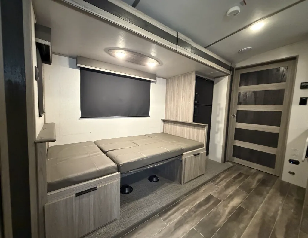 bed71491-d590-4da9-9993-5d90fa921df3.webp