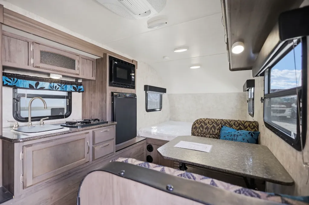 Winnebago_WD170S_-_31015A_002.webp
