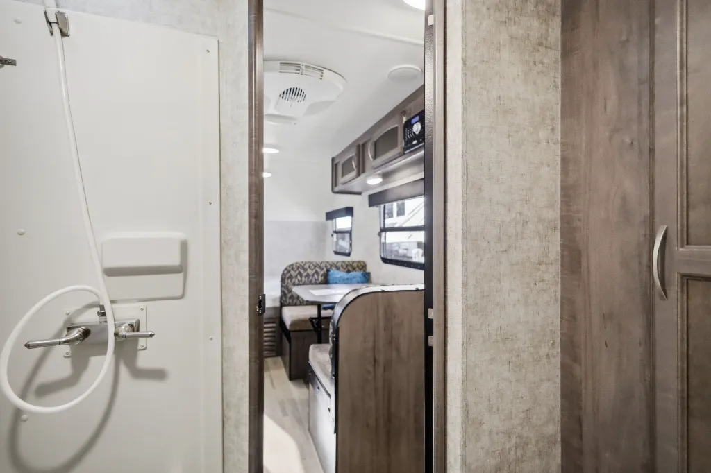 Winnebago_WD170S_-_31015A_007.webp