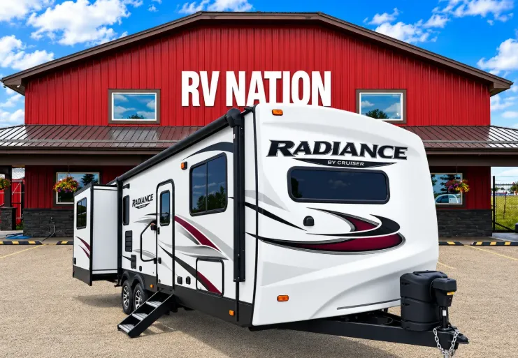 2016 Cruiser RV Radiance Touring R-26VSB-V-Nose Design! Front Kitchen Luxury Unit!