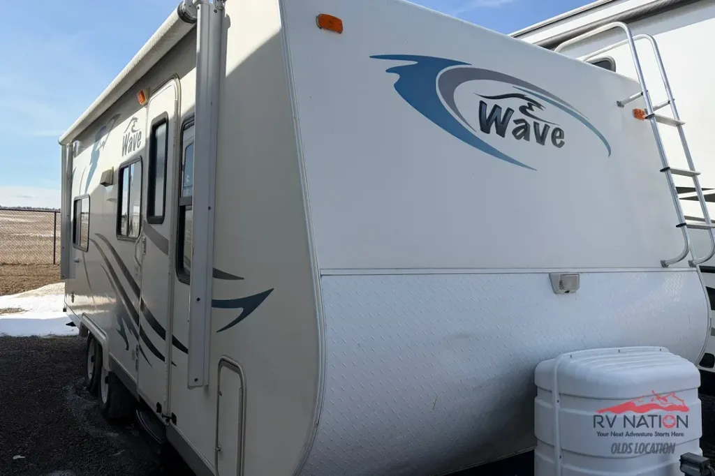 Sold! Pending Pick Up! 2010 MVP RV Wave 21 RS