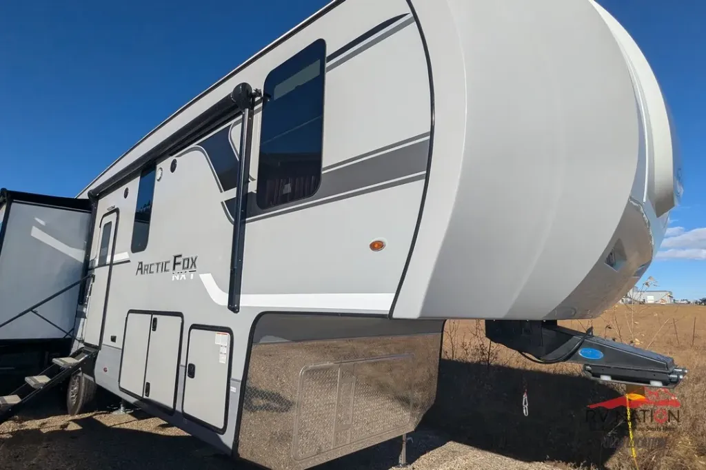 [4N15M3227T0158576, 1093] 2026 Arctic Fox 325MK