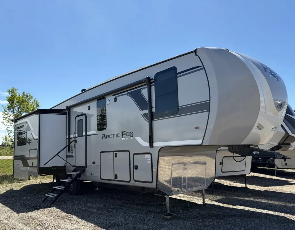 [4N15M3227T0158576, 1093] 2026 Northwood Arctic Fox NXT 325MK