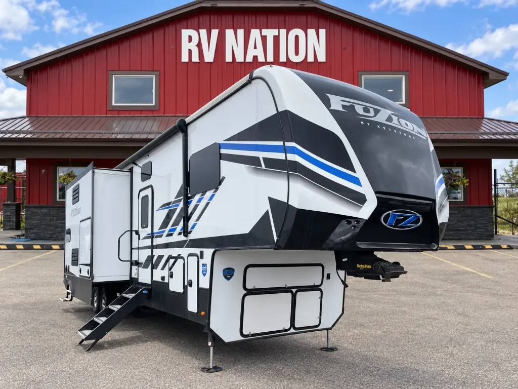 2022 Keystone RV Fuzion 379 Toy Hauler-Outdoor Kitchen! 11' Garage!