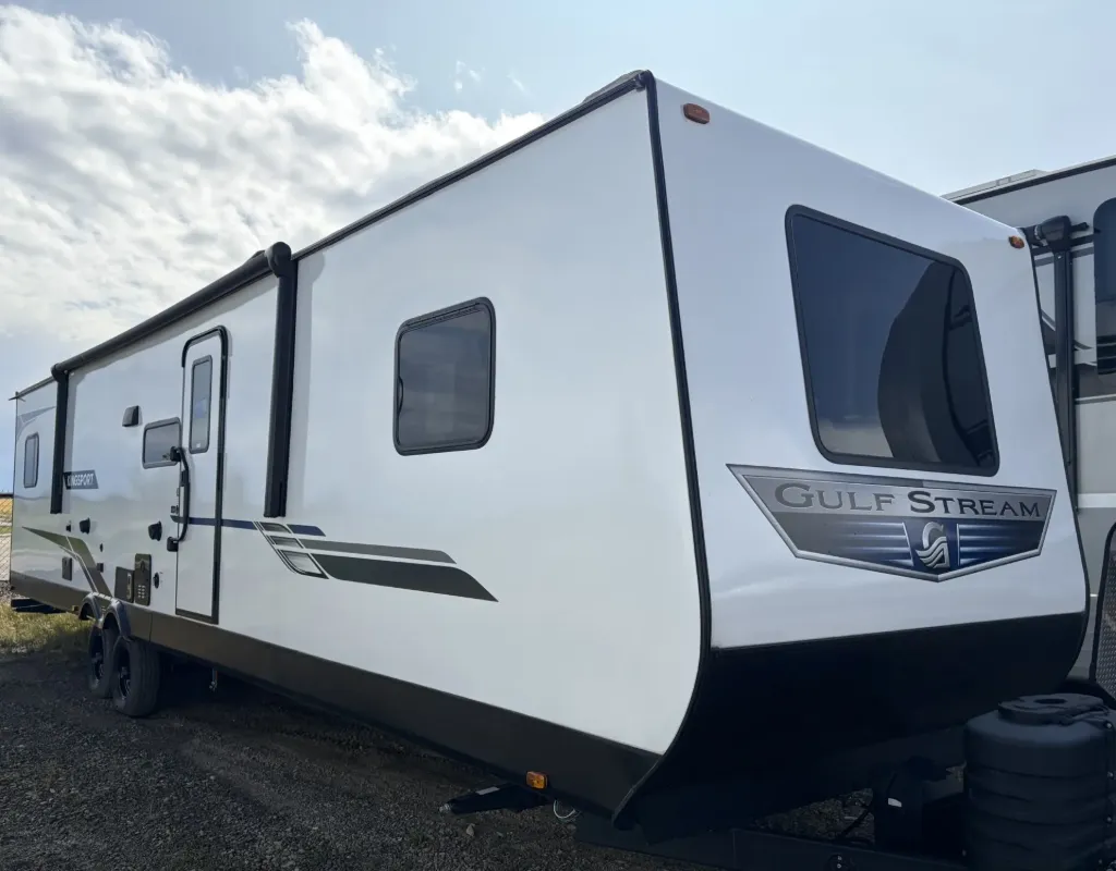[1NL1G4124S1175320, 2128] 2025 Gulfstream Coach Kingsport 33DBDB