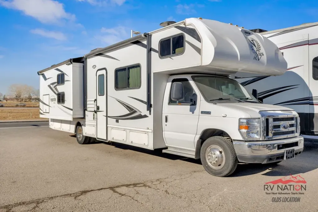 [19498A, 1FDXE4FS4JDC19498] 2018 Nexus Phantom 32P