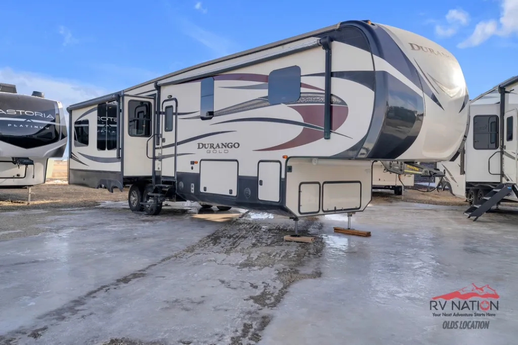 [4EZFV3727H6066766, 66766A] 2017 KZ Durango Gold G370RLT