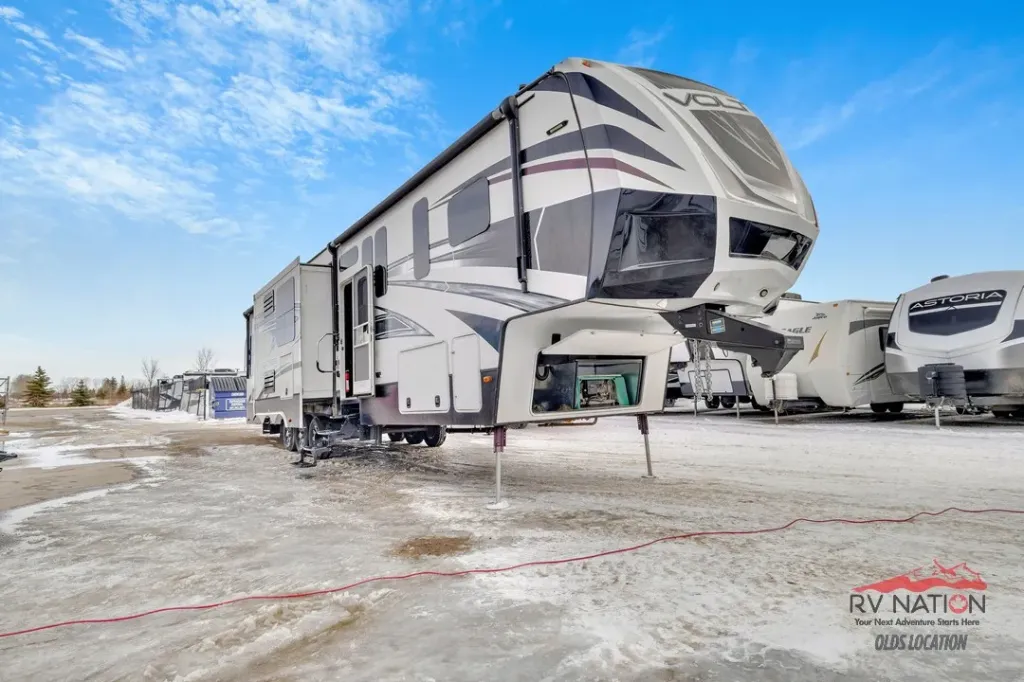 [90036A, 4YDF39733GZ990036] 2016 Dutchmen Voltage 3970