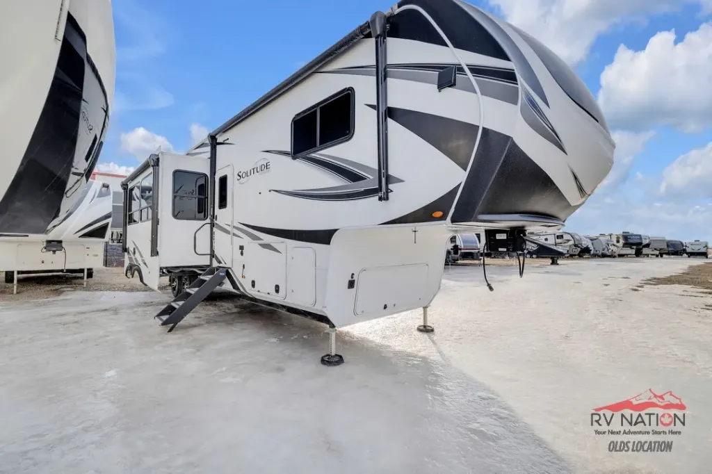 Sold Pending Pick Up! 2023 Solitude S-Class 3740BH